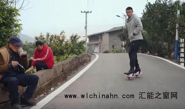 男子因穿高跟鞋走红 带火一个村