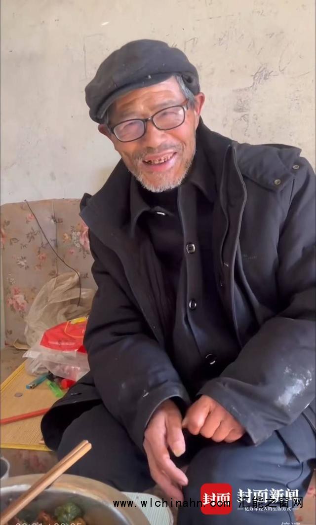 1岁烧坏脑子 他痴迷绘画60年 菜市场里的&ldquo;梵高&rdquo;感动千万网友