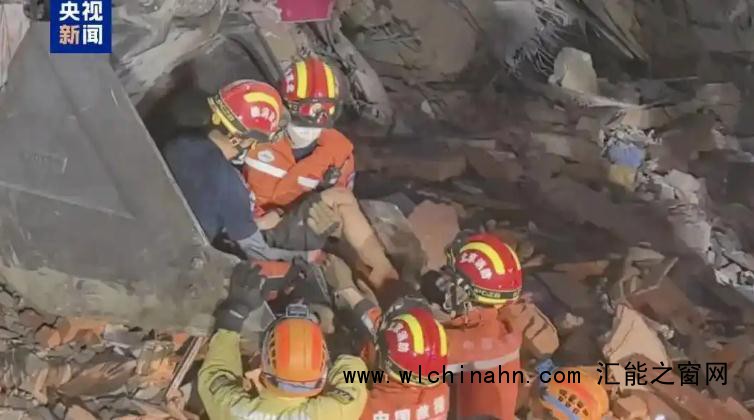 中国救援队救出缅甸被埋60小时幼童