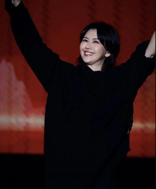 瘦如孙燕姿也难逃中年发福 