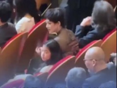 章子怡带9岁女儿醒醒参加上影节 究竟发生了什么？