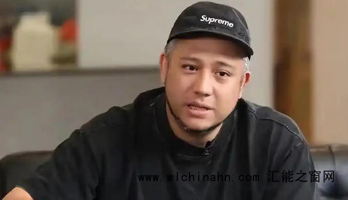 40岁港星转行做搬运工养4个儿子