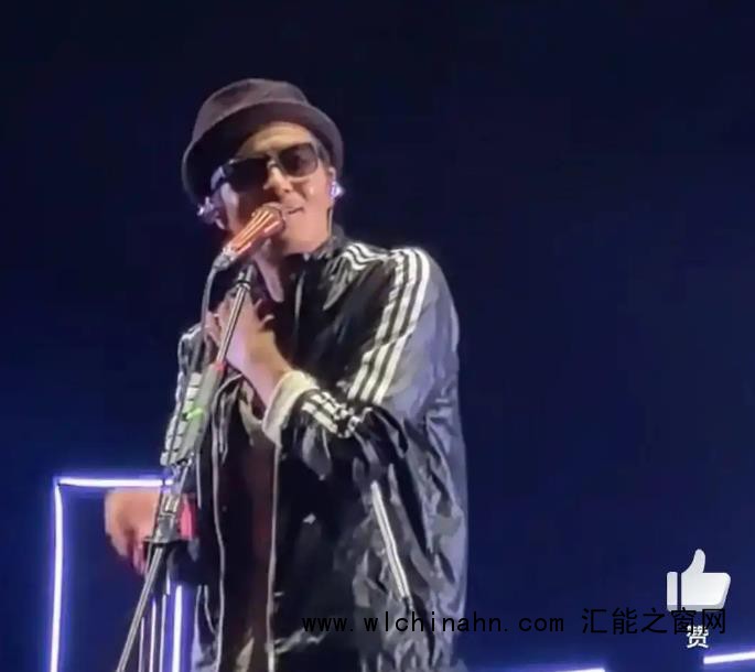 朴树演唱会状态不佳鞠躬道歉