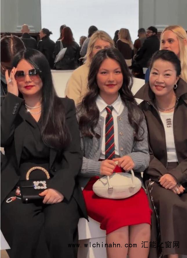 李湘王诗龄看秀路透