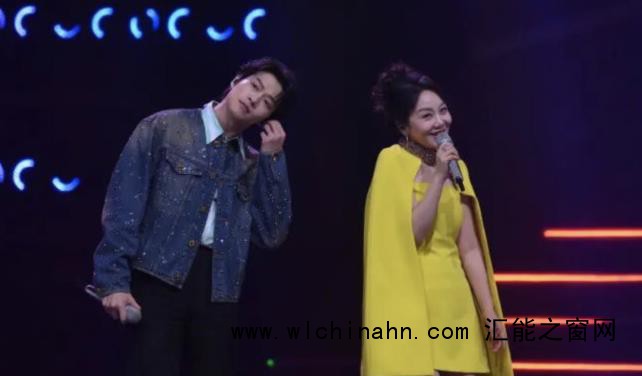 闫妮被辣评像一根发疯的香蕉