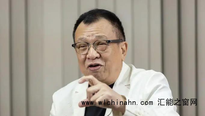 佘诗曼急回香港探望许绍雄