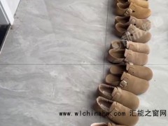 男子晒妻子买了15双一样的勃肯鞋 究竟发生了什么?