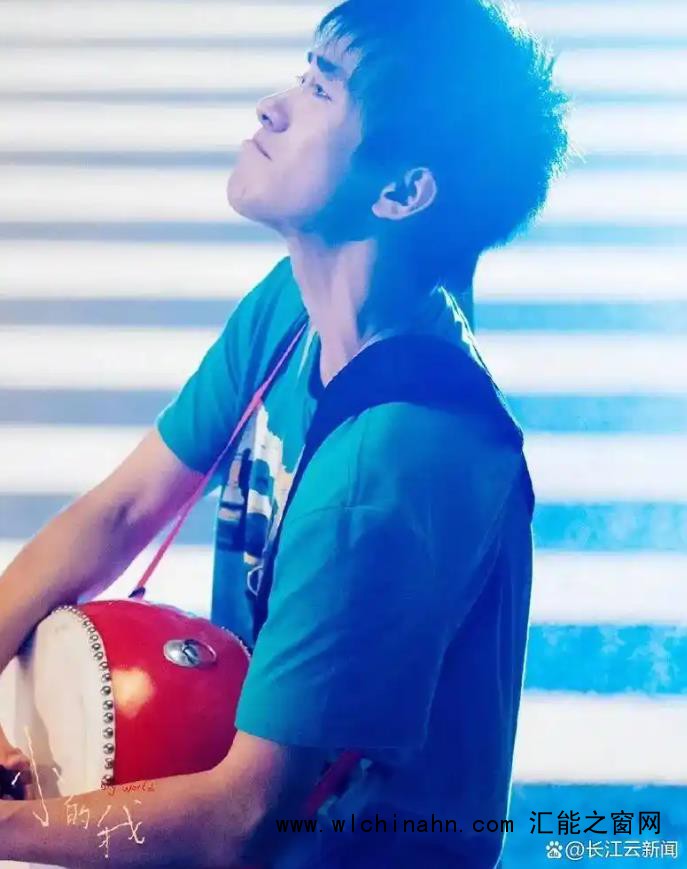 易烊千玺获金鸡奖最佳男主角