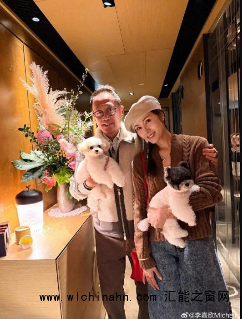 李嘉欣晒与许晋亨合照庆祝结婚17年