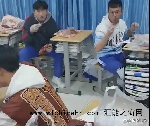 班级考全校第一 历史老师请吃烤鸭 创意激励点燃学习热情