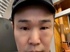 小沈阳一觉睡醒眼睛肿成蜜蜂小狗，提前给观众打预防针